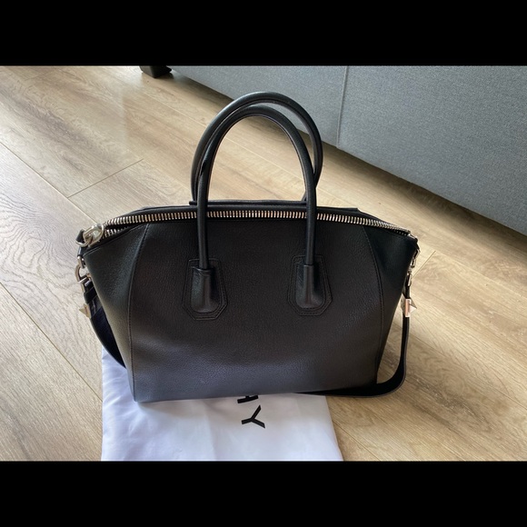 Givenchy Antigona black handbag - Picture 2 of 3